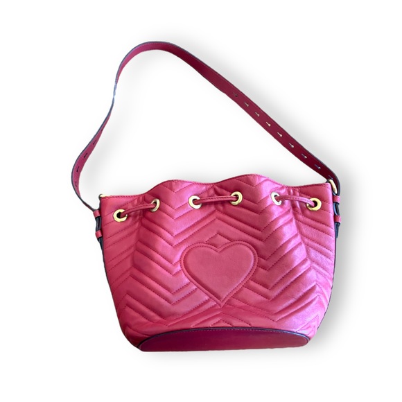 Gucci GG Marmot Matellasé Sylvie Bag in Hibiscus - Picture 4 of 17